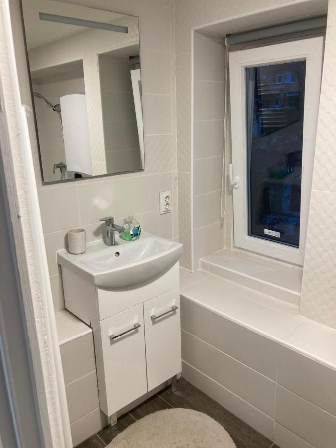 דברצן Dobozi Apartman מראה חיצוני תמונה
